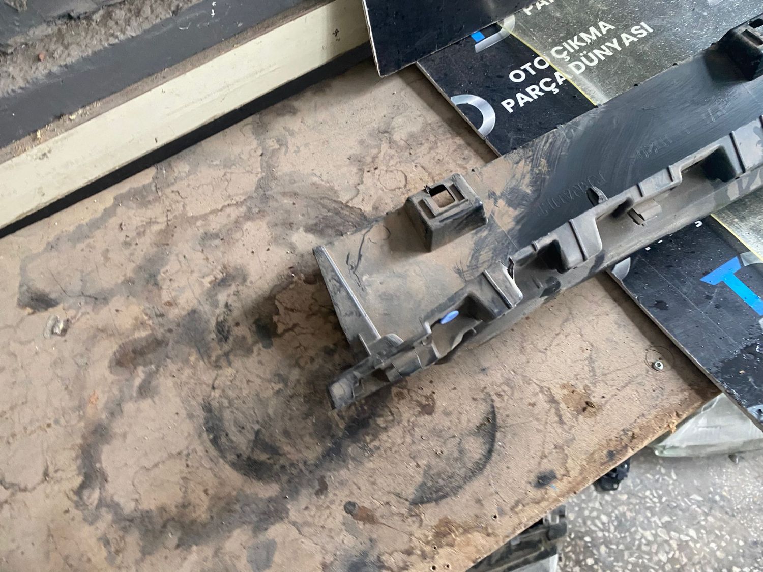 RENAULT DUSTER MAR�B�YEL KAPLAMASI 